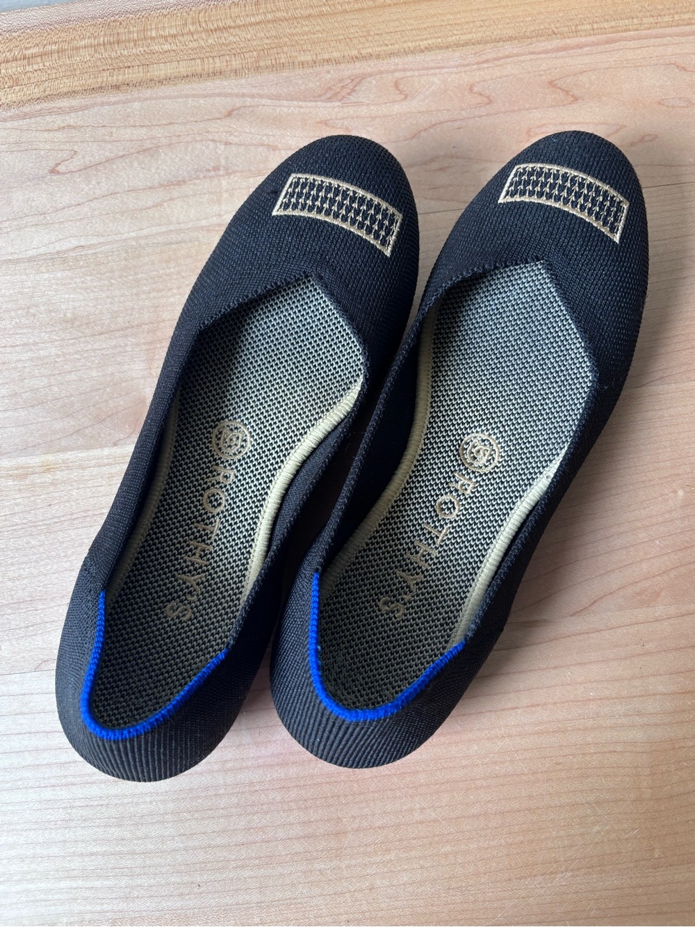 Rothy's Limited‎ Holiday Licorice Black & Gold Slip-On Knit Ballet Flats size 8W